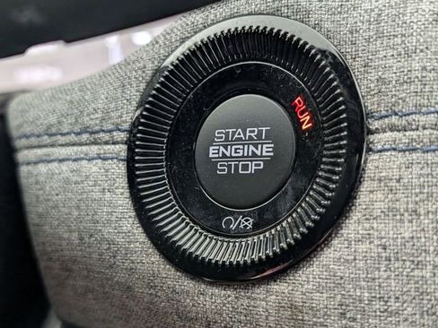 Used 2023 Jeep Compass Sport image 22