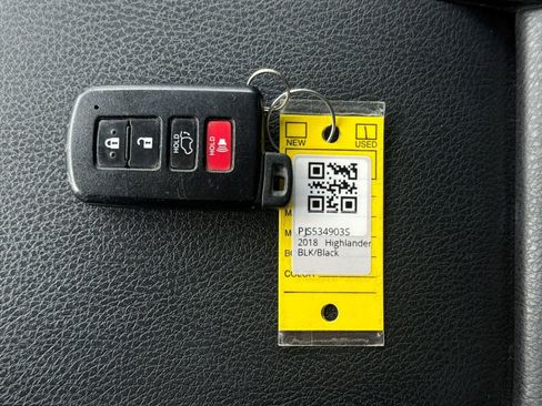 Used 2018 Toyota Highlander XLE image 43