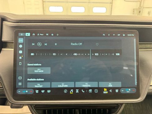 Used 2025 Rivian R1T Adventure AWD/4WD image 23