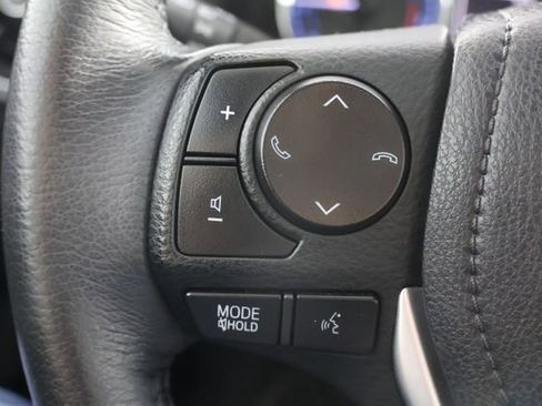 Used 2018 Toyota Corolla SE w/ SE Premium Package FWD image 11