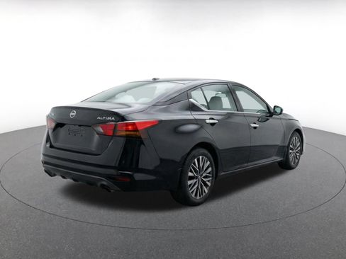 Used 2025 Nissan Altima 2.5 SV FWD image 9