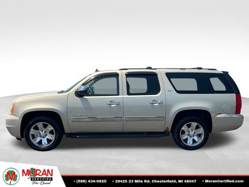 Used 2010 GMC Yukon XL SLT w/ Regional Value Package AWD/4WD image 2
