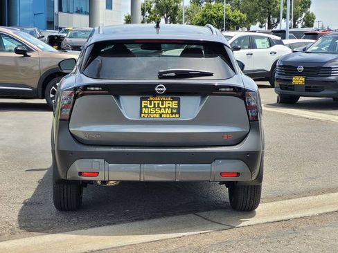 New 2026 Nissan Kicks SR FWD image 6