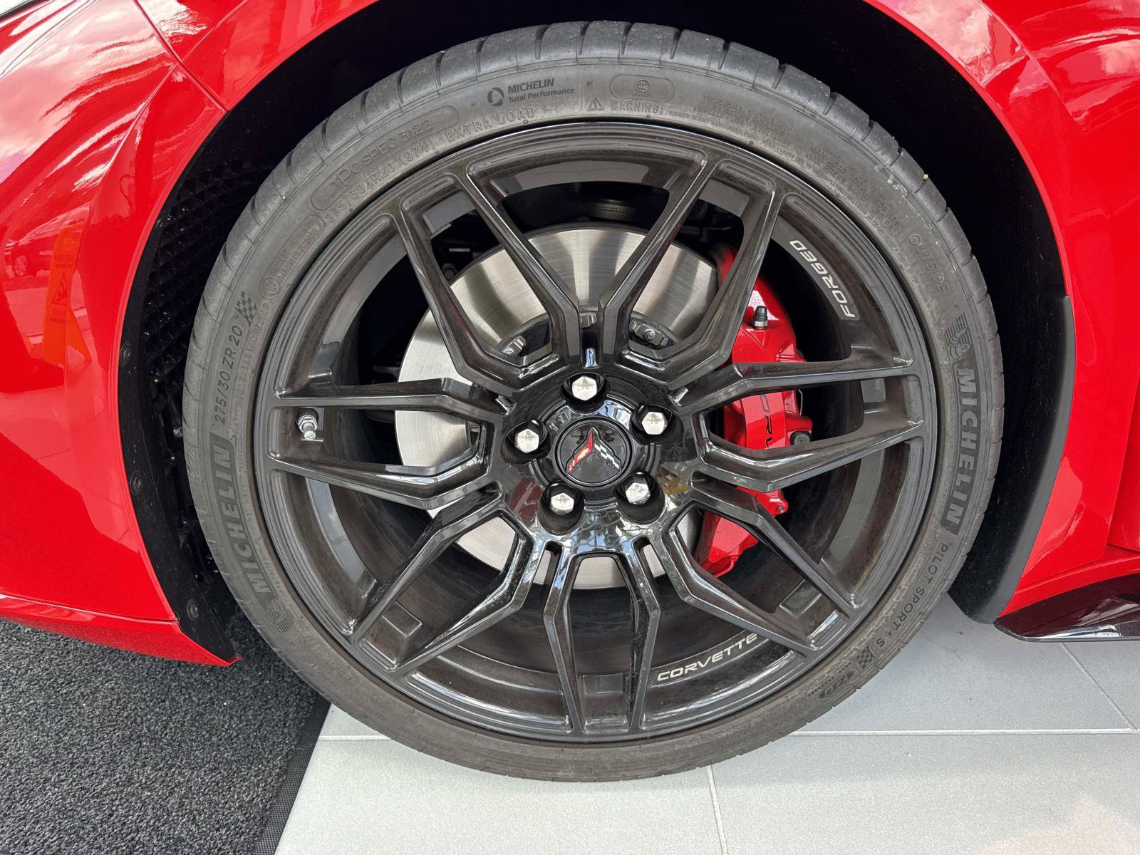 Used 2025 Chevrolet Corvette Z06 RWD image 38