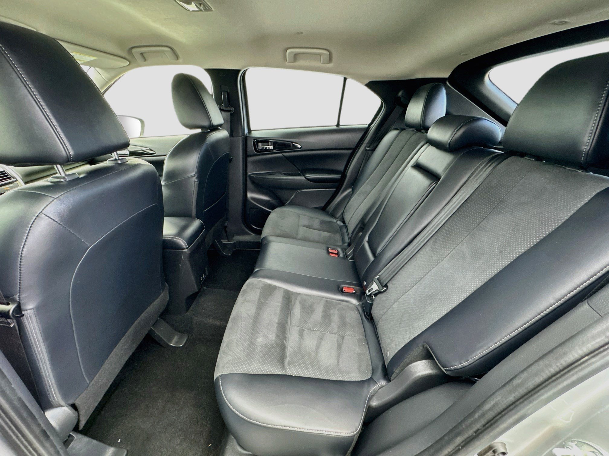 Used 2024 Mitsubishi Eclipse Cross SEL AWD/4WD image 15