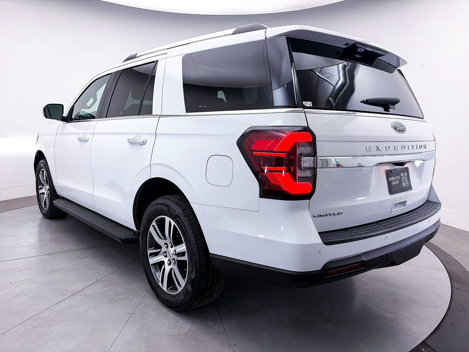 Used 2024 Ford Expedition Limited AWD/4WD image 15