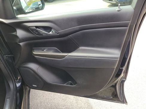 Used 2023 GMC Acadia SLT image 36