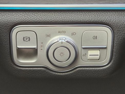 Used 2021 Mercedes-Benz GLE 350 4MATIC image 23