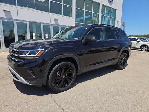 Certified 2023 Volkswagen Atlas SE w/ Black Wheel Package FWD image 15