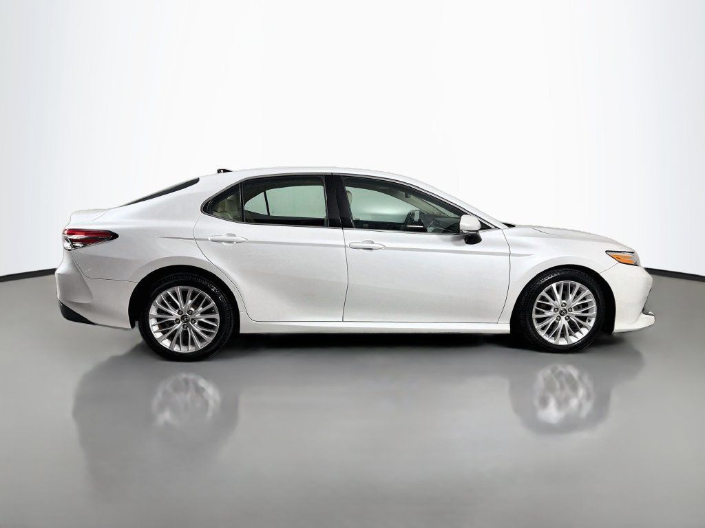 Used 2018 Toyota Camry XLE w/ Driver Assist Package FWD image 4