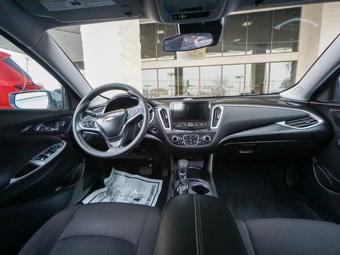 Used 2024 Chevrolet Malibu LT FWD image 2