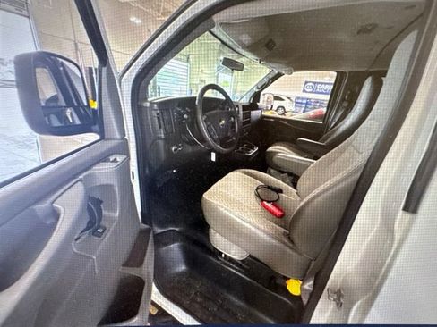 Used 2015 Chevrolet Express 3500 LS RWD image 11