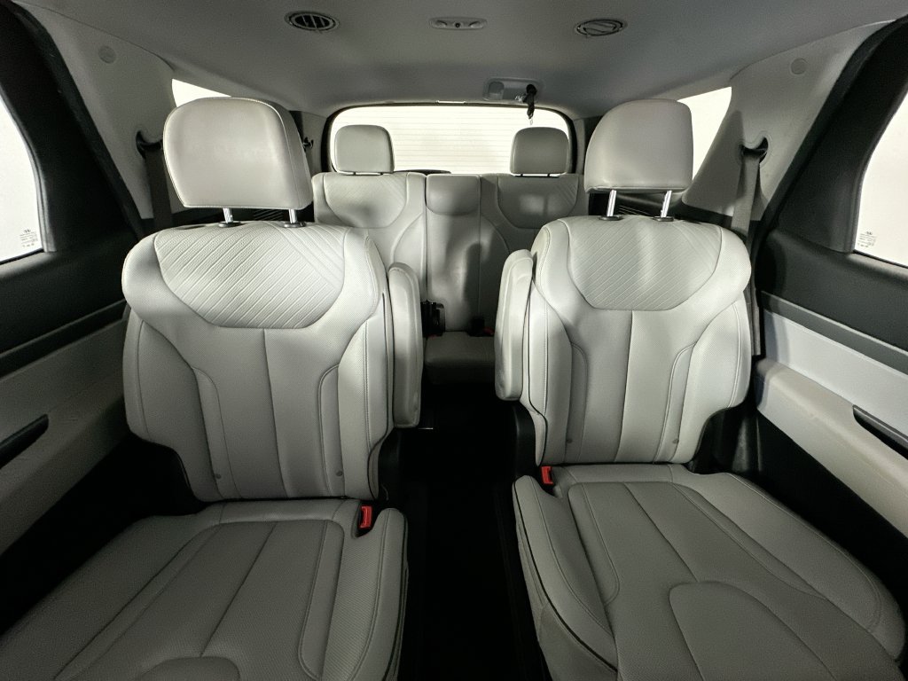 Used 2024 Hyundai Palisade SEL FWD image 13