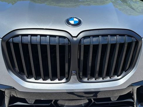 Used 2025 BMW X7 xDrive40i w/ M Sport Package AWD/4WD image 42