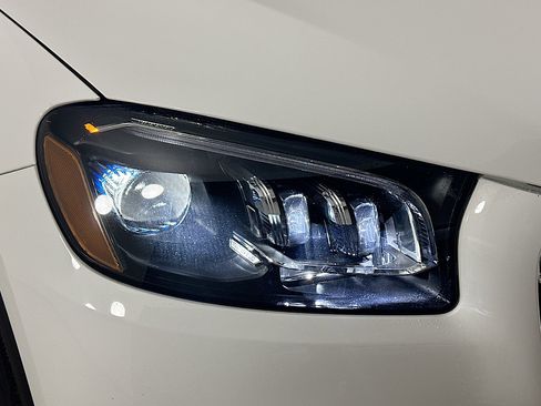 Used 2021 Mercedes-Benz GLS 450 4MATIC image 44