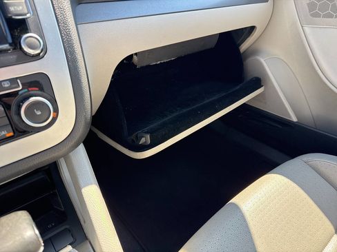 Used 2010 Volkswagen Eos Komfort image 12