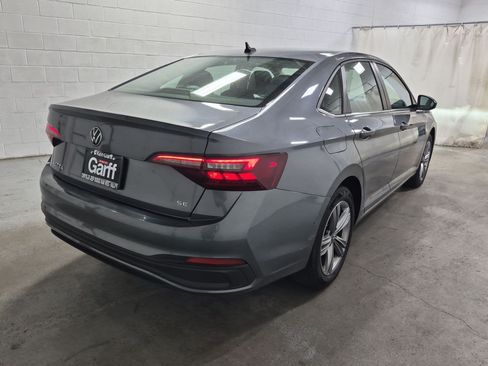 Used 2024 Volkswagen Jetta SE FWD image 7