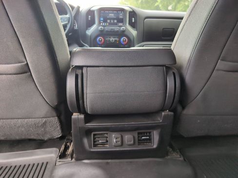 Used 2022 Chevrolet Silverado 1500 LT w/ Z71 Off-Road Package AWD/4WD image 34