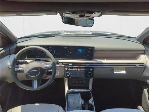 New 2025 Hyundai Tucson Limited image 15