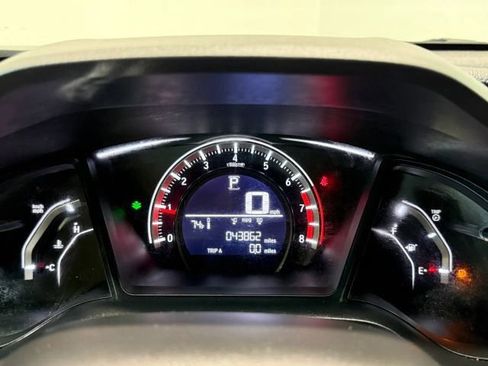 Used 2018 Honda Civic Sport image 16