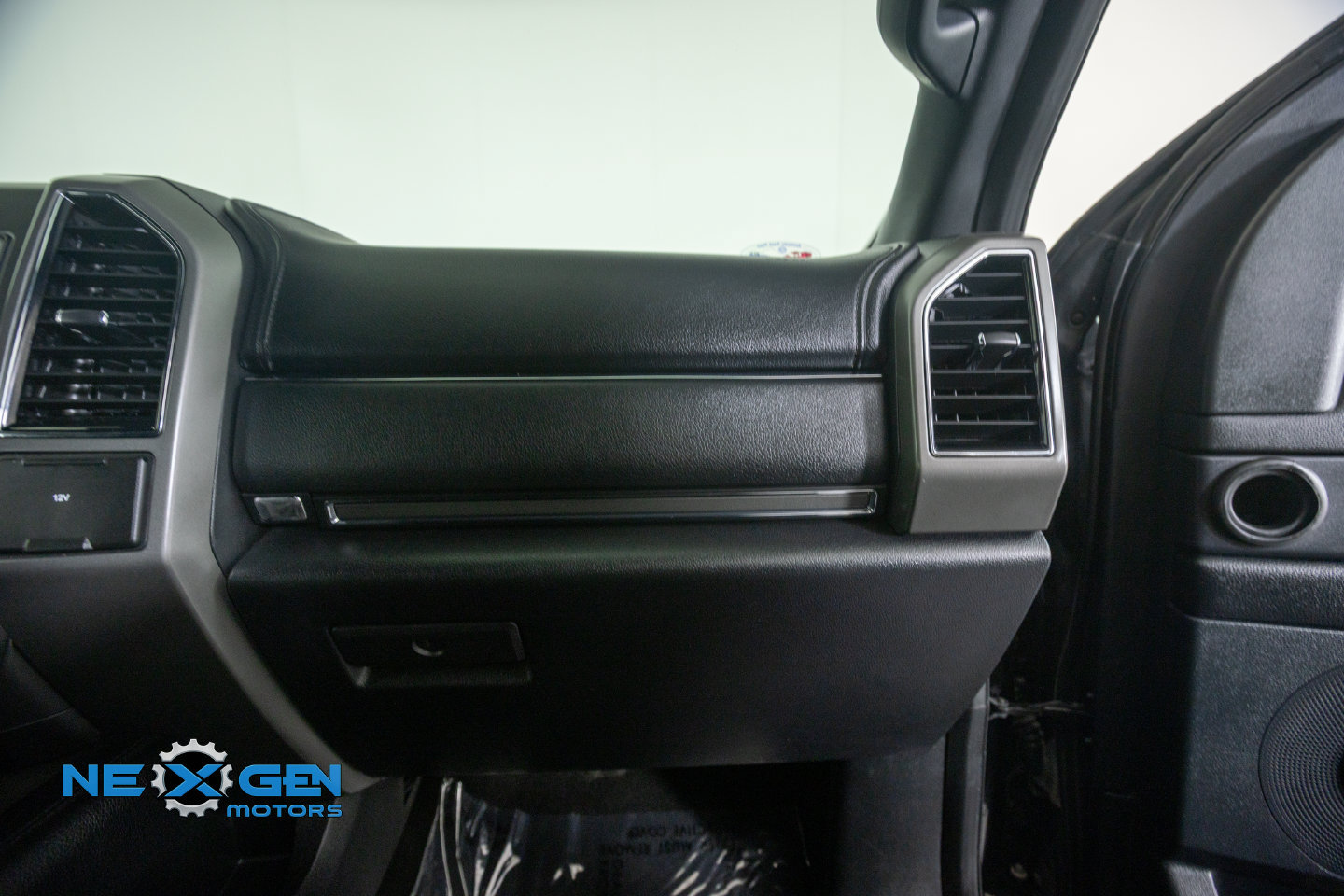 Used 2021 Ford Expedition Max XLT AWD/4WD image 8