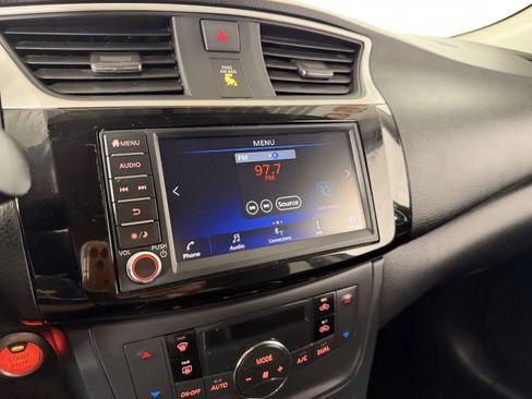 Used 2019 Nissan Sentra SV FWD image 17
