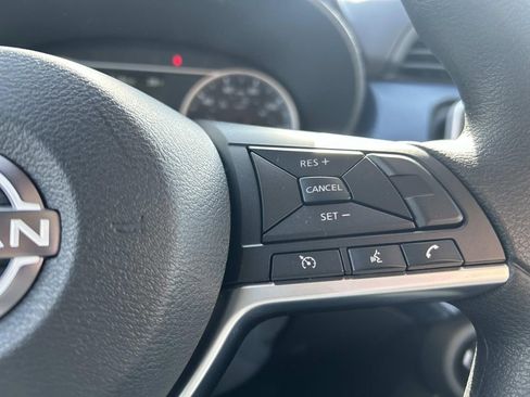 Used 2025 Nissan Versa SV w/ Trunk Package image 24