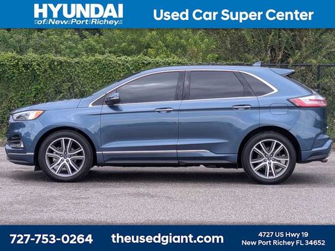 Used 2019 Ford Edge Titanium w/ Equipment Group 301A FWD image 2