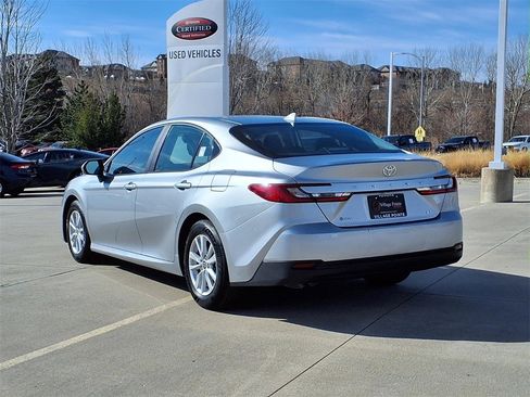 Used 2026 Toyota Camry LE image 4