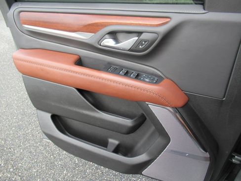 Used 2024 GMC Yukon XL Denali Ultimate image 27