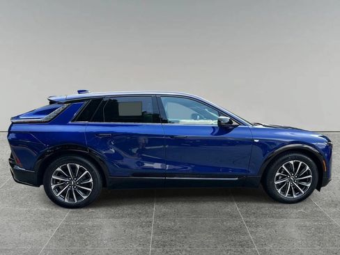 New 2026 Cadillac Lyriq Sport AWD/4WD image 6