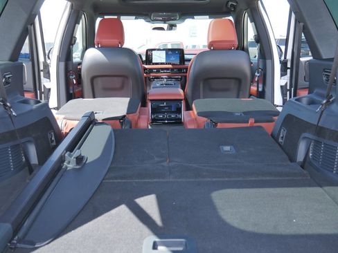 Used 2025 Lincoln Aviator Reserve w/ Illumination Package RWD image 22