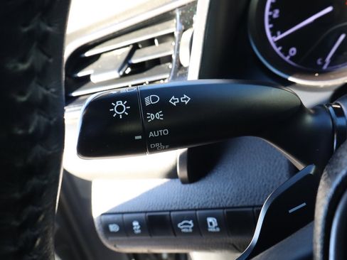 Used 2023 Toyota Camry SE image 16