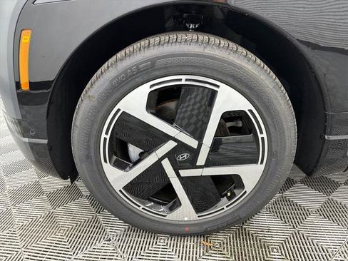 New 2026 Hyundai Ioniq 9 Limited image 13