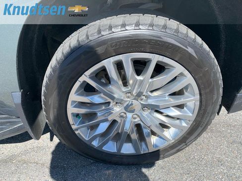 Used 2024 Chevrolet Tahoe LT w/ Luxury Package image 9