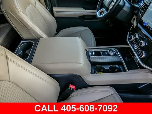 Used 2024 Ford Expedition Max Limited RWD image 19