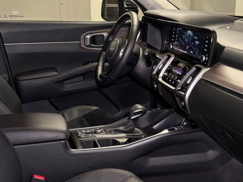 Certified 2022 Kia Sorento X-Line EX AWD/4WD image 13