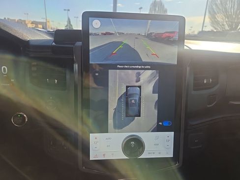 Used 2023 Ford Expedition Platinum image 16