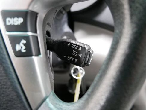 Used 2011 Toyota Highlander 2WD w/ Tech Pkg image 25