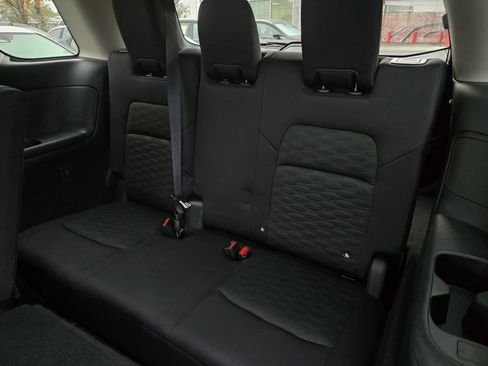 Used 2024 Nissan Pathfinder SV image 12