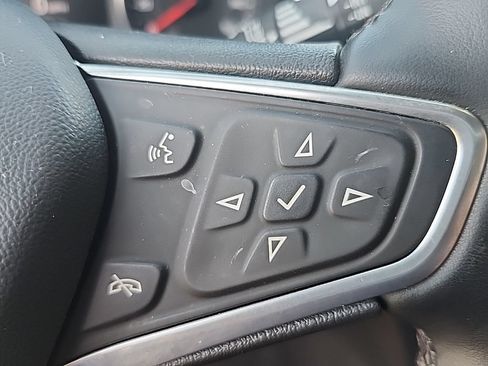 Used 2023 Chevrolet Equinox Premier AWD/4WD image 13