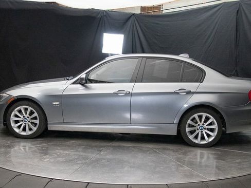 Used 2011 BMW 328i xDrive Sedan image 9