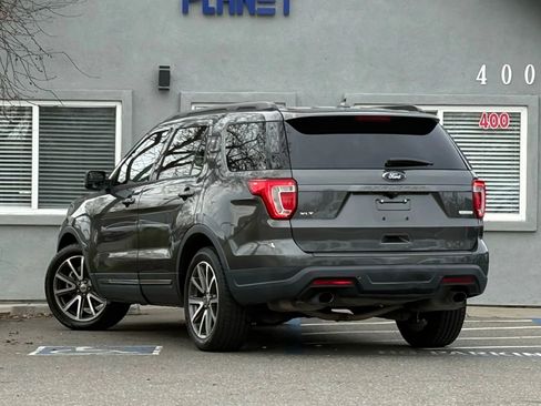 Used 2019 Ford Explorer XLT w/ Equipment Group 202A image 7