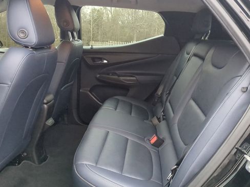 Used 2023 Chevrolet Bolt EUV LT w/ Convenience Package image 12