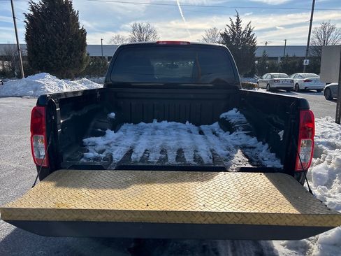 Used 2016 Nissan Frontier S image 16