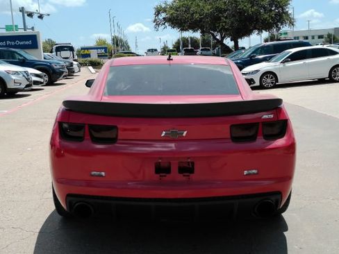 Used 2010 Chevrolet Camaro SS w/ RS Package RWD image 9