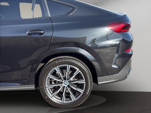 Used 2023 BMW X6 xDrive40i w/ M Sport Package image 23