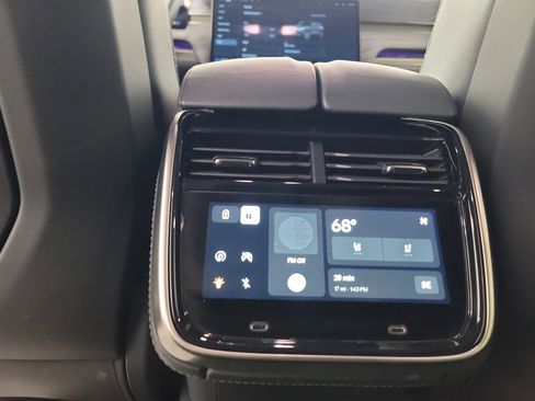 Used 2022 Rivian R1S Launch Edition image 30