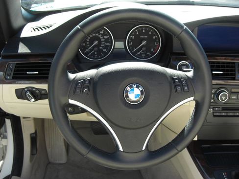 Used 2012 BMW 328i Convertible RWD image 9