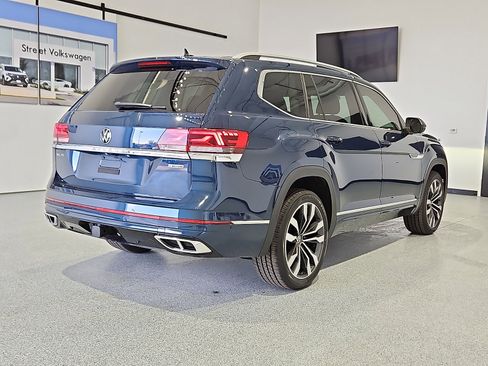 Certified 2022 Volkswagen Atlas SEL Premium AWD/4WD image 3